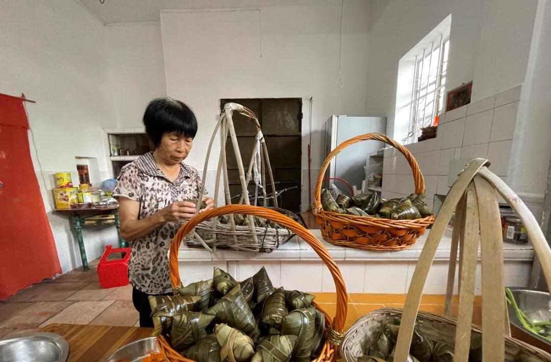 手把手教你做非遗小吃!软糯香甜的塘口家糍秘诀大公开