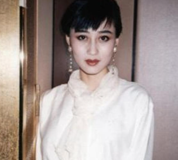 李连杰老婆:"胸大性感肤白貌美",当"花瓶"多年认定一人