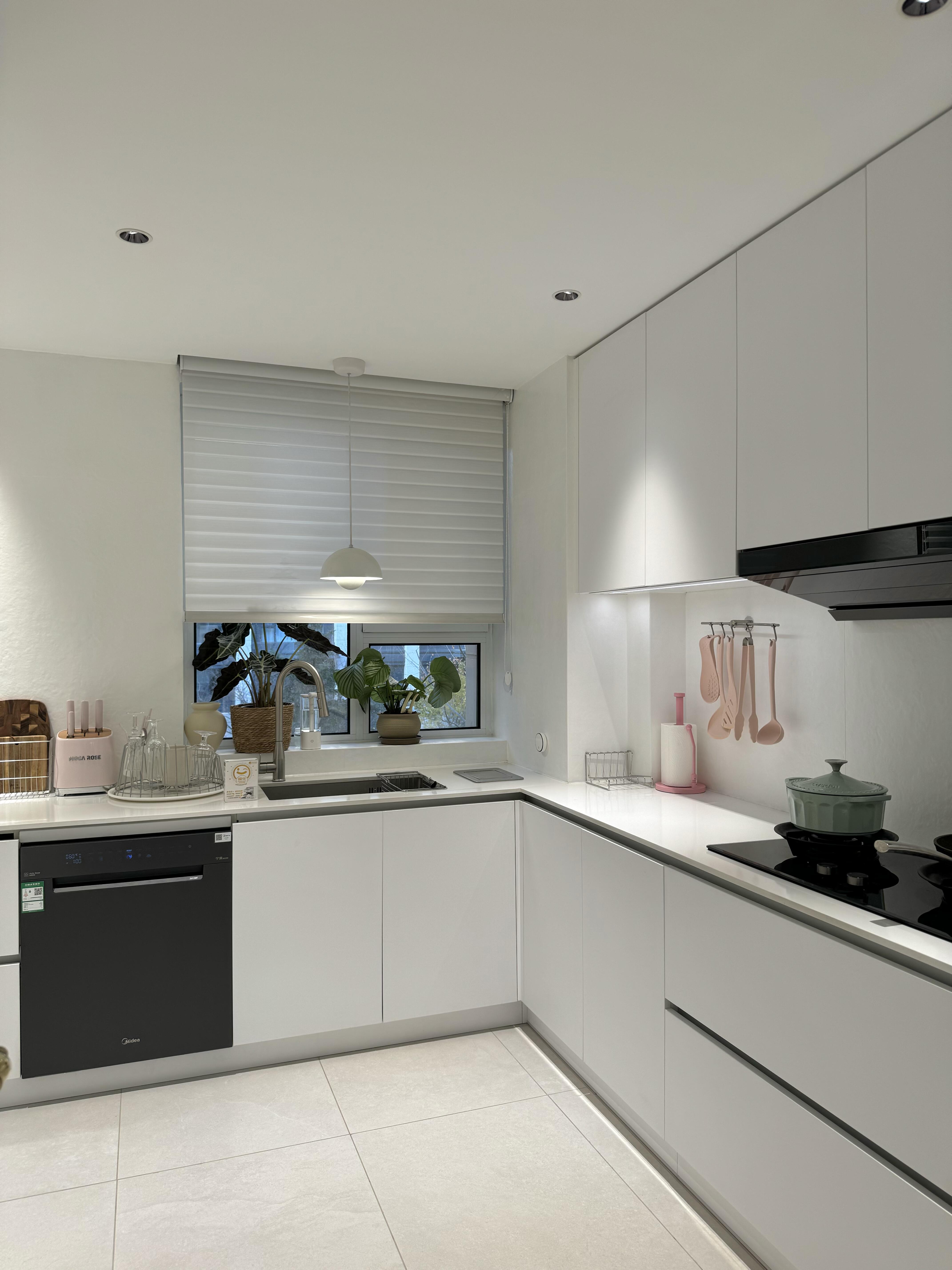 酒店后厨干净整洁图片厨房地柜开门嵌入式洗碗机做柜子效果橱柜地柜