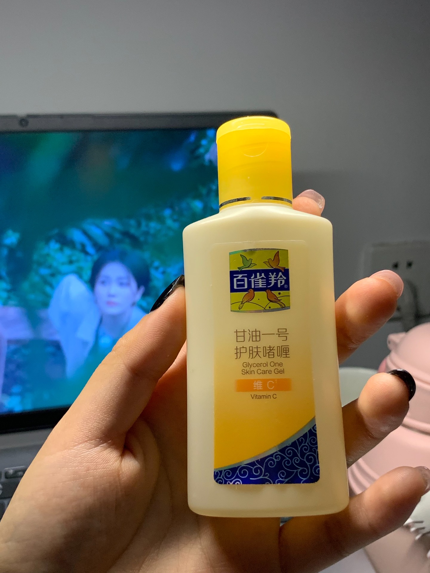 就是这个百雀羚身体乳的用法这个甘油一抹化水超级好好用一点都不