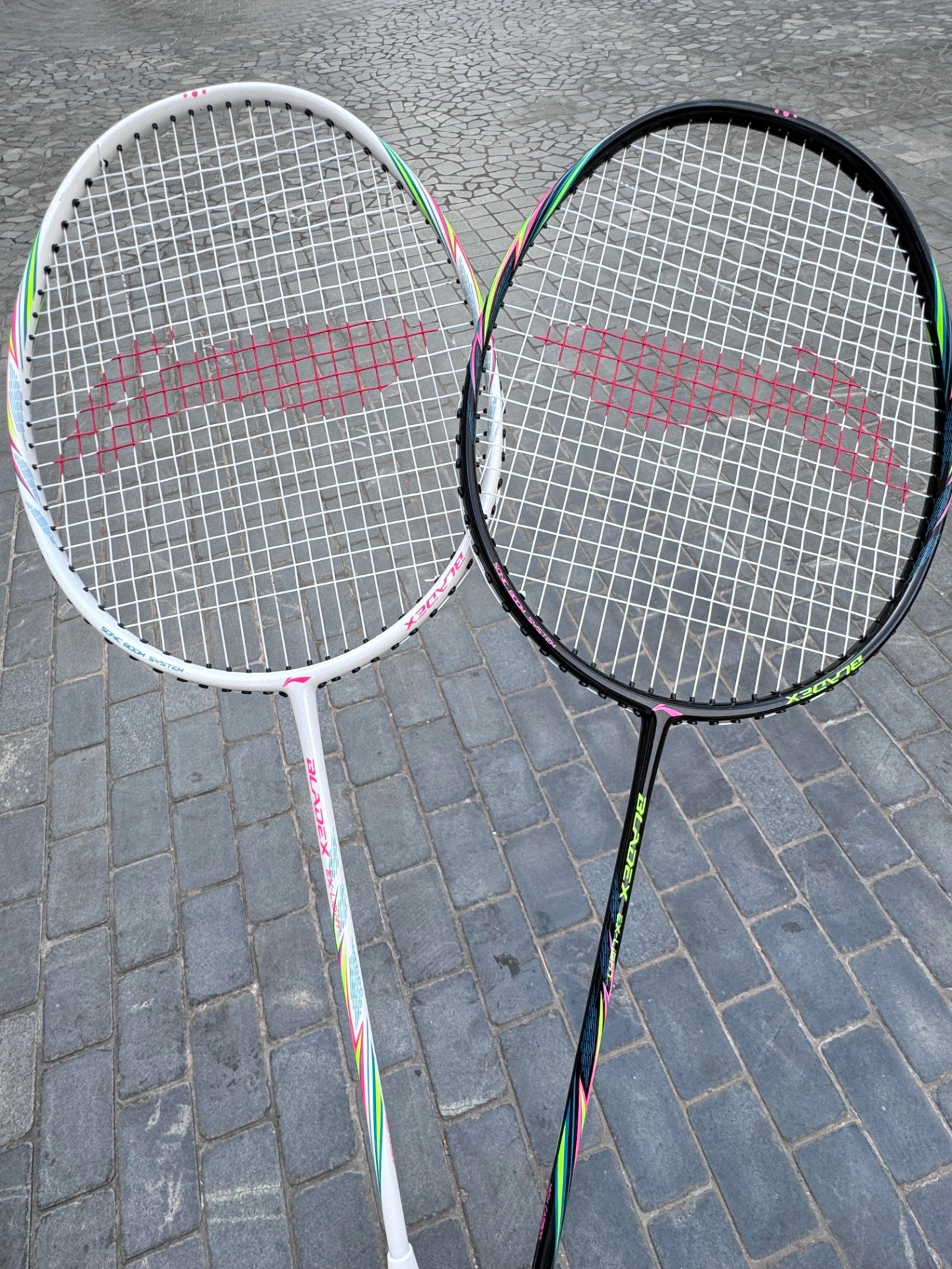 推荐类# 李宁羽毛球拍 刚到手就忍不住拆了 颜值真的没话说 很酷炫和