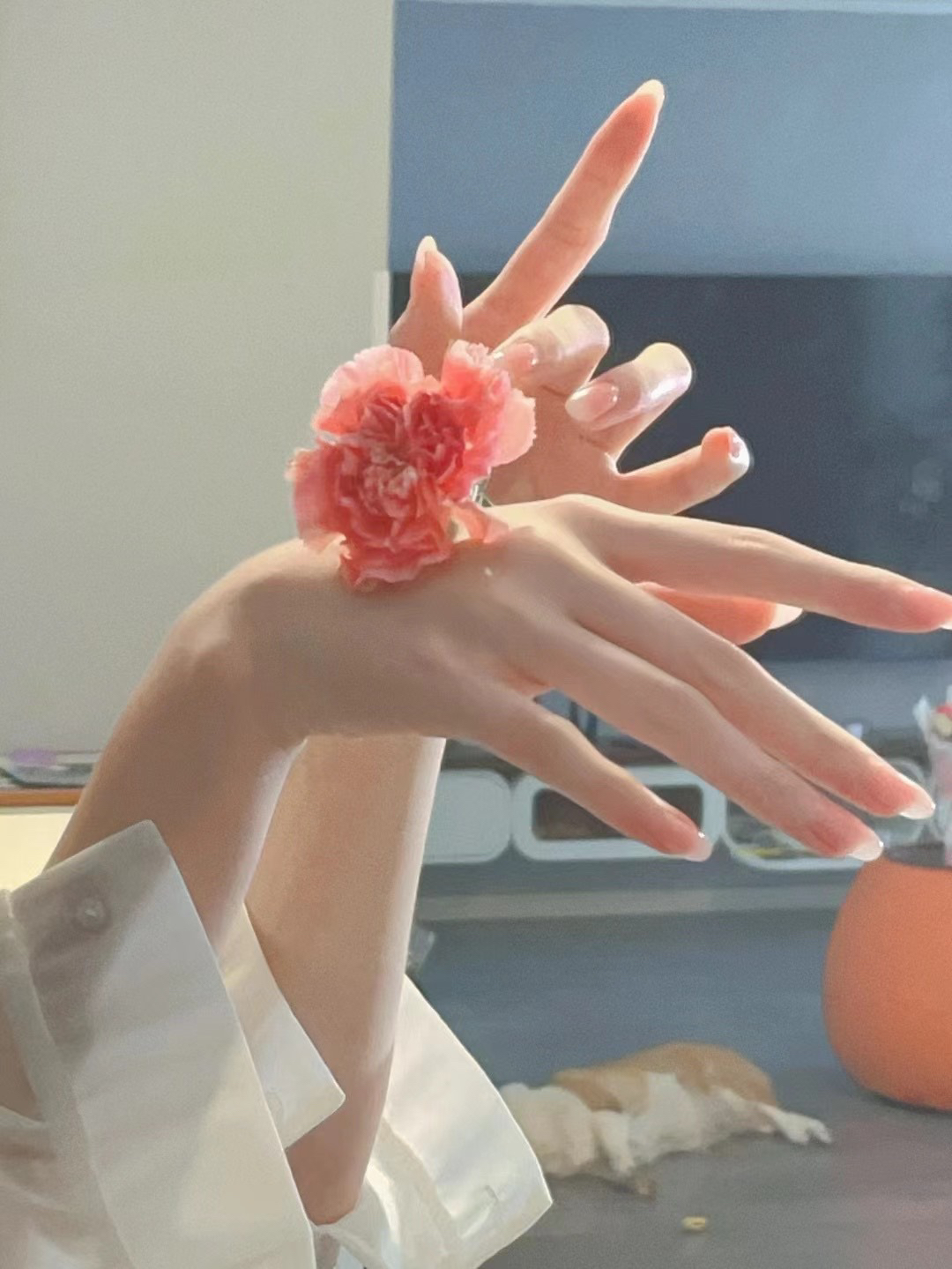 感觉自己的皮肤美手不露脸《一点点》手势舞好看的手部图片女生手势