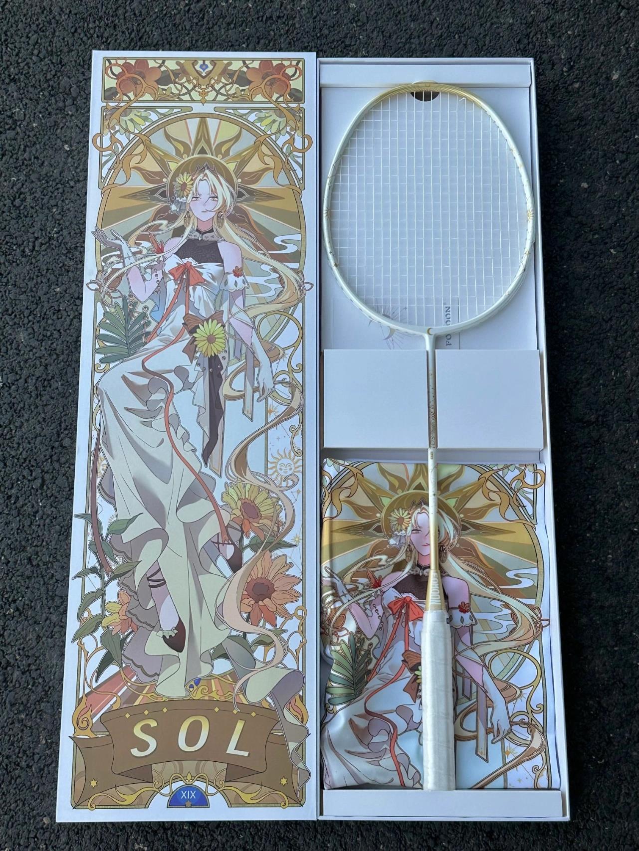 拿起来拎着就可以走 当然也可以挎 唐古拉羽毛球拍包