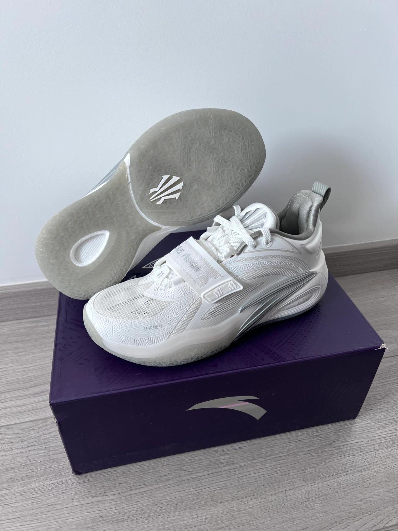 推荐类# 这双刚发售的安踏 欧文一代"白幽灵"颜值绝了!