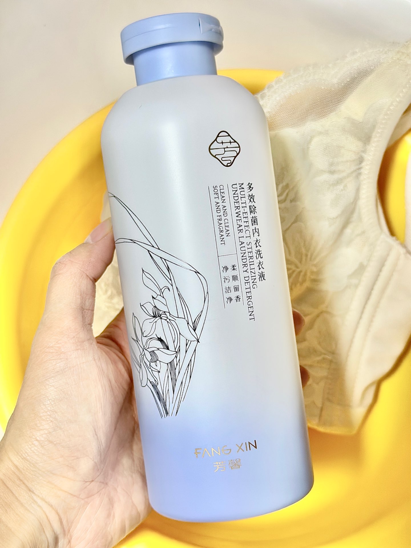 一定要用专业的内衣洗衣液清洁, 我们家一直在囤