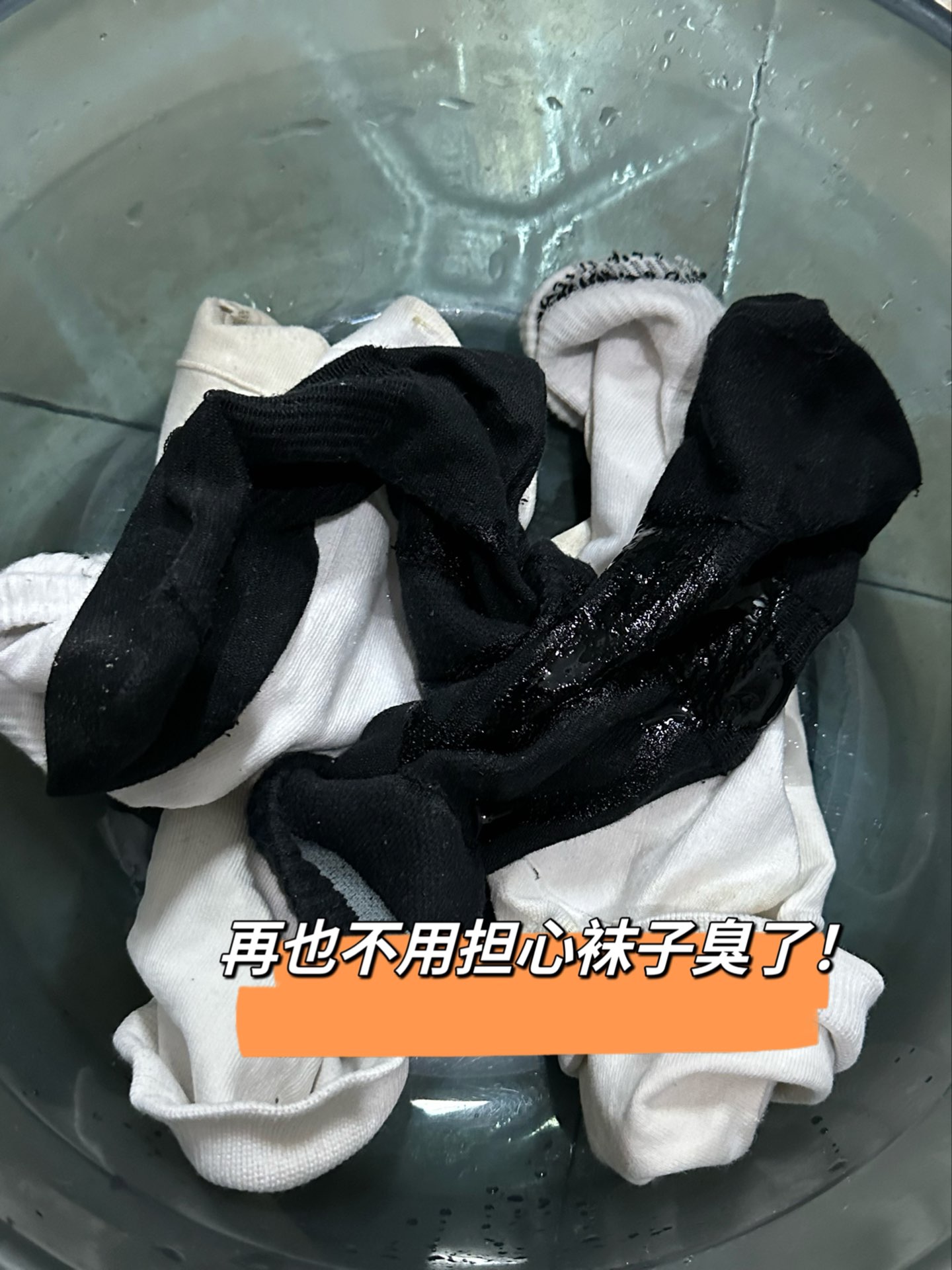 液 最近爱去健身平常一练就会练好久 身上出的全都是汗衣服也湿透了