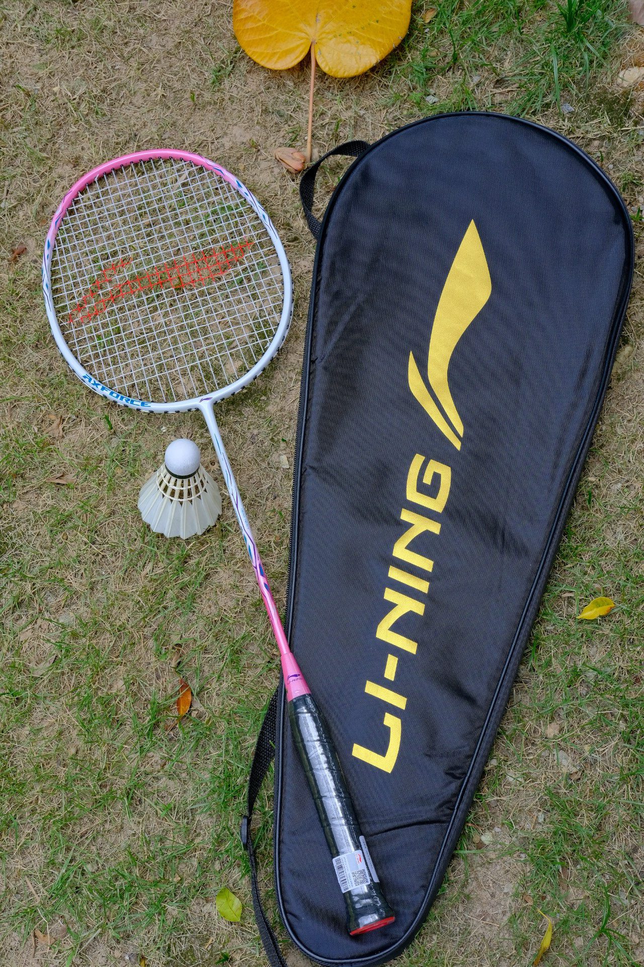 推荐类# 李宁羽毛球拍 最近同事们看到我经常打球 叫我推荐一款颜值