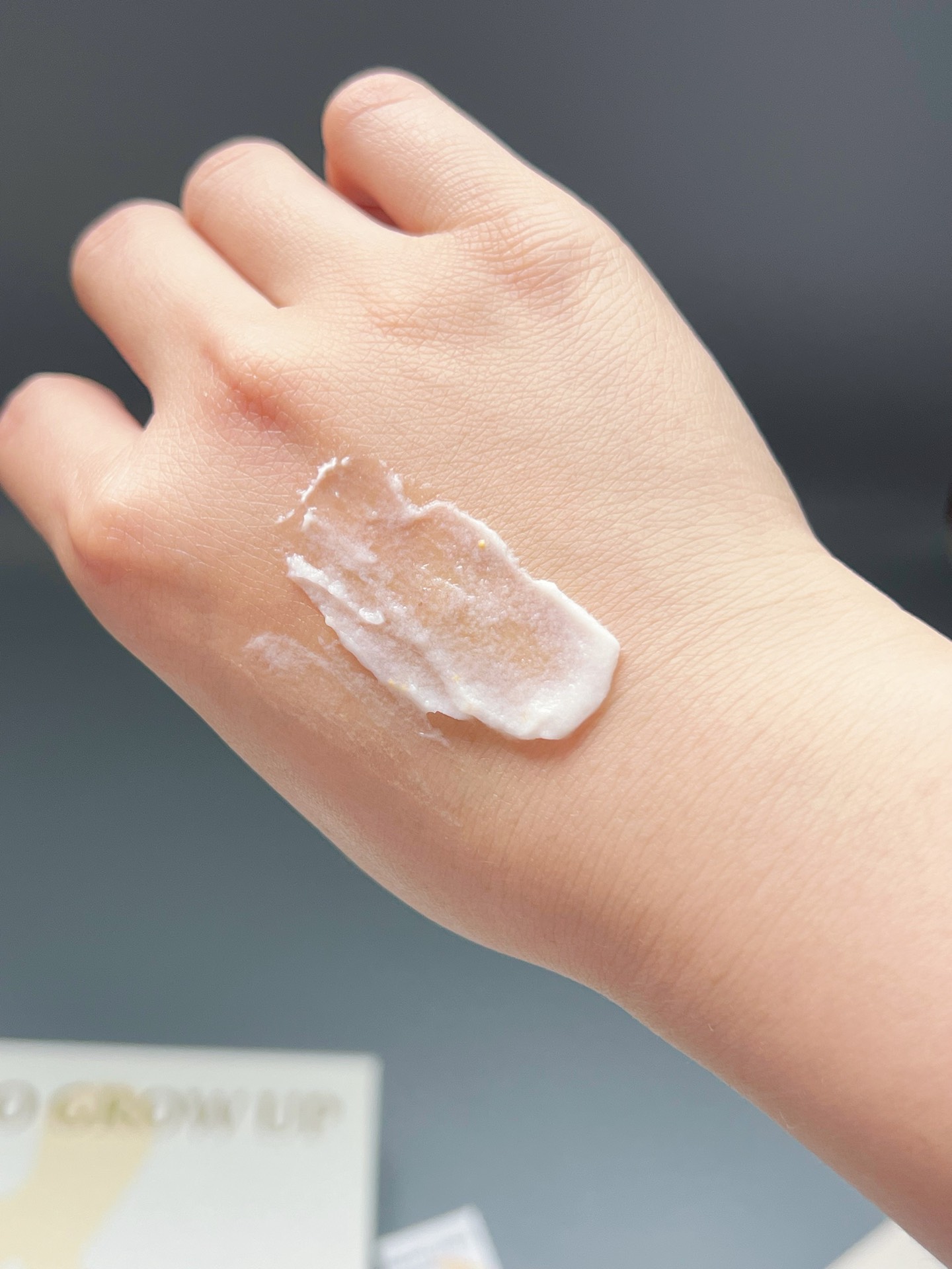 感觉富家千金就是用这个味道的～ 清冷淡雅的幽香