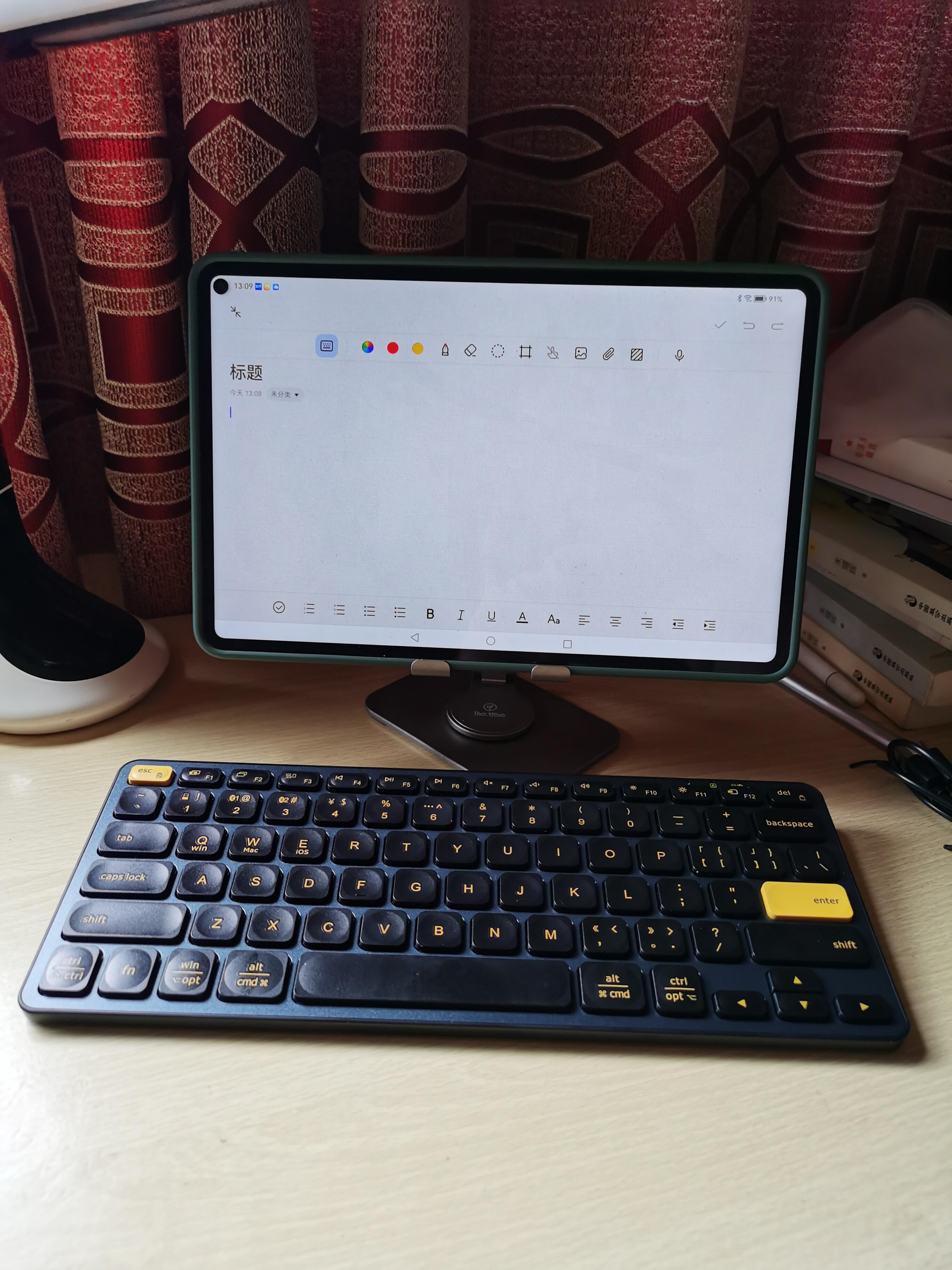 原本我已经入手了雷柏键盘后来看到航世这款无线键盘我被它的外观