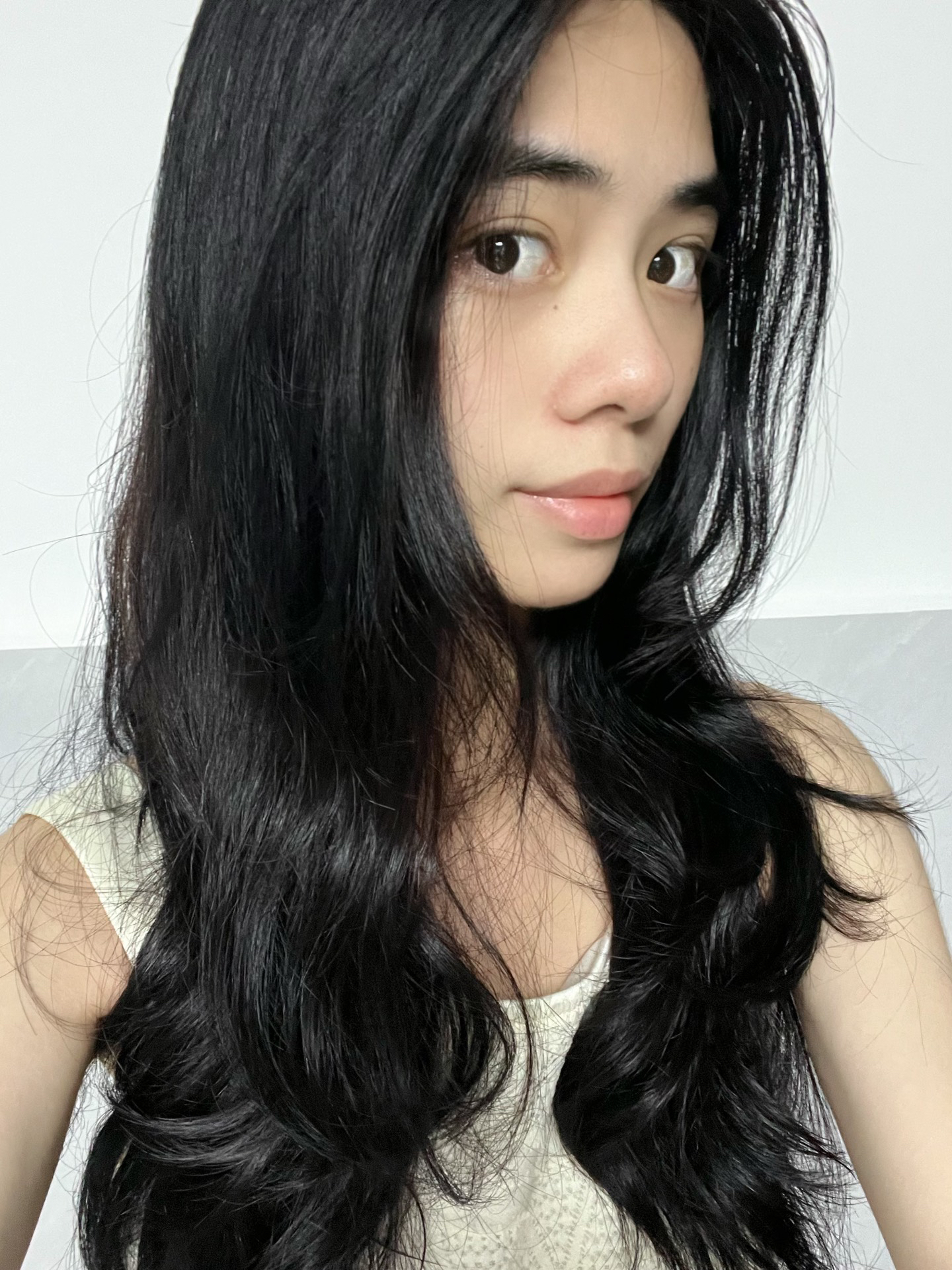 能放心使用 味道也是淡淡的香味,不刺鼻 染出来很均匀黑色头发图片