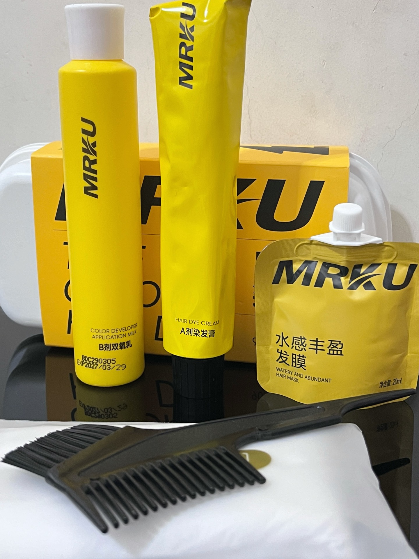 优雅奶茶色 显白不夸 免漂发色黑发直染出来效果 黄黑皮染秒变白皮