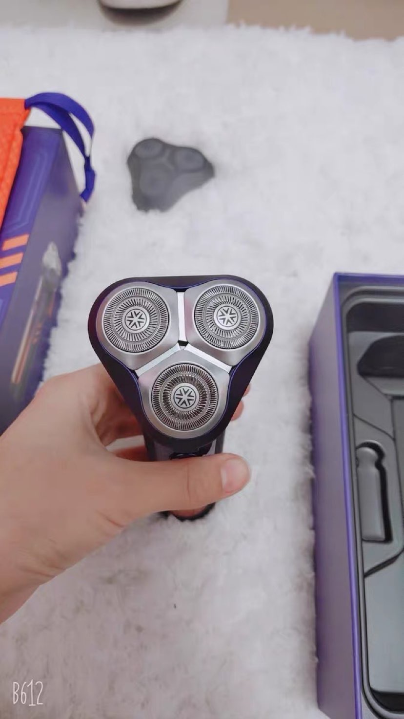 推荐类# 素士s31炫酷礼盒套装 素士s31,外观采用了橙色和紫色的撞色