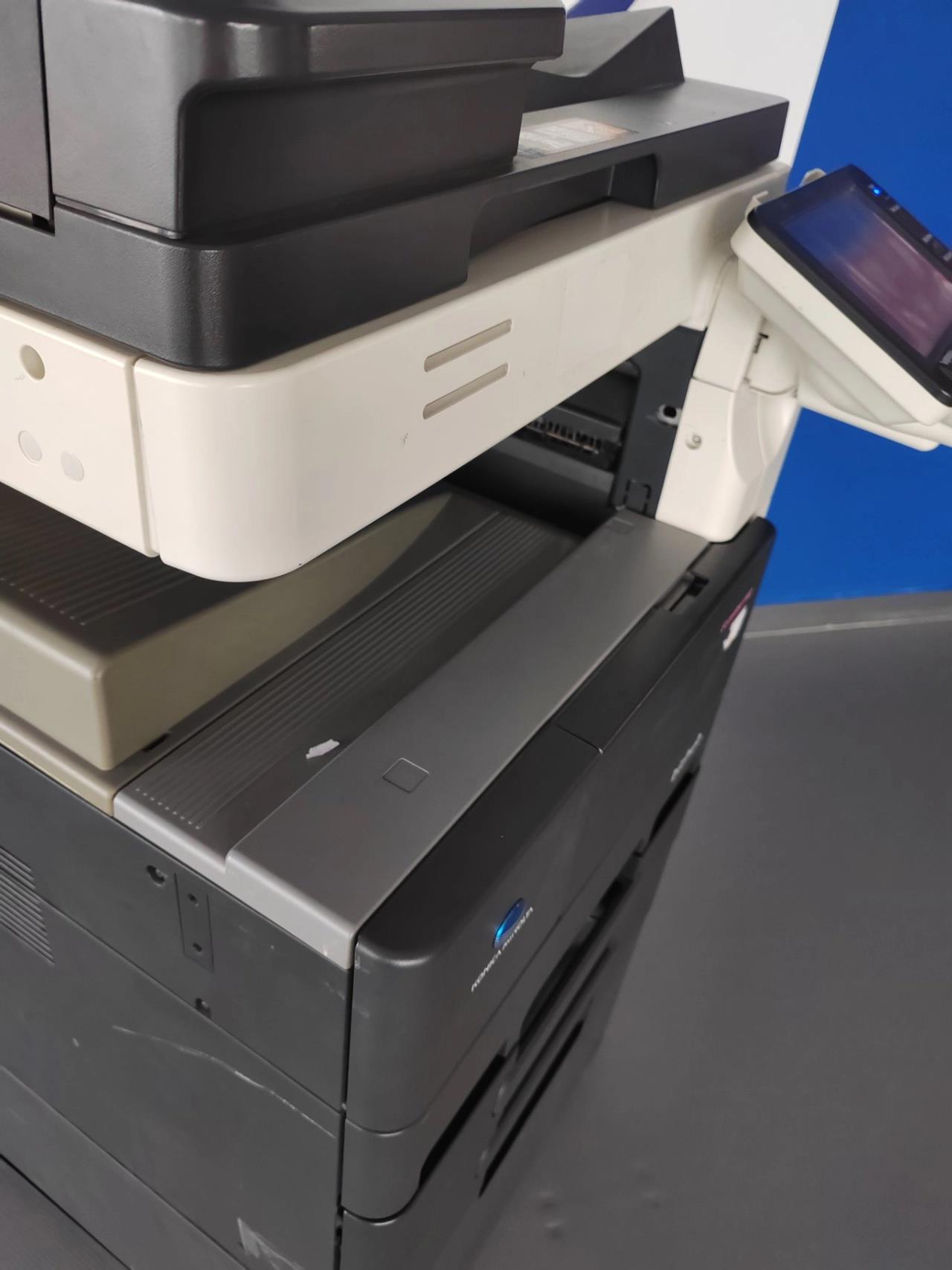 推荐类# 这款柯尼卡美能达的多功能一体机可以 扫描 打印 复印,也是