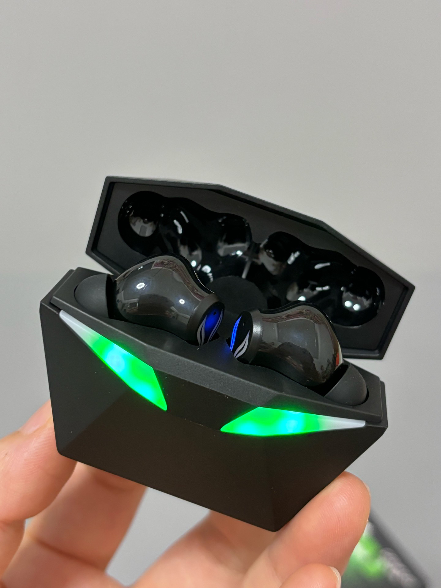 推荐类# 这个耳机真的好酷呀!