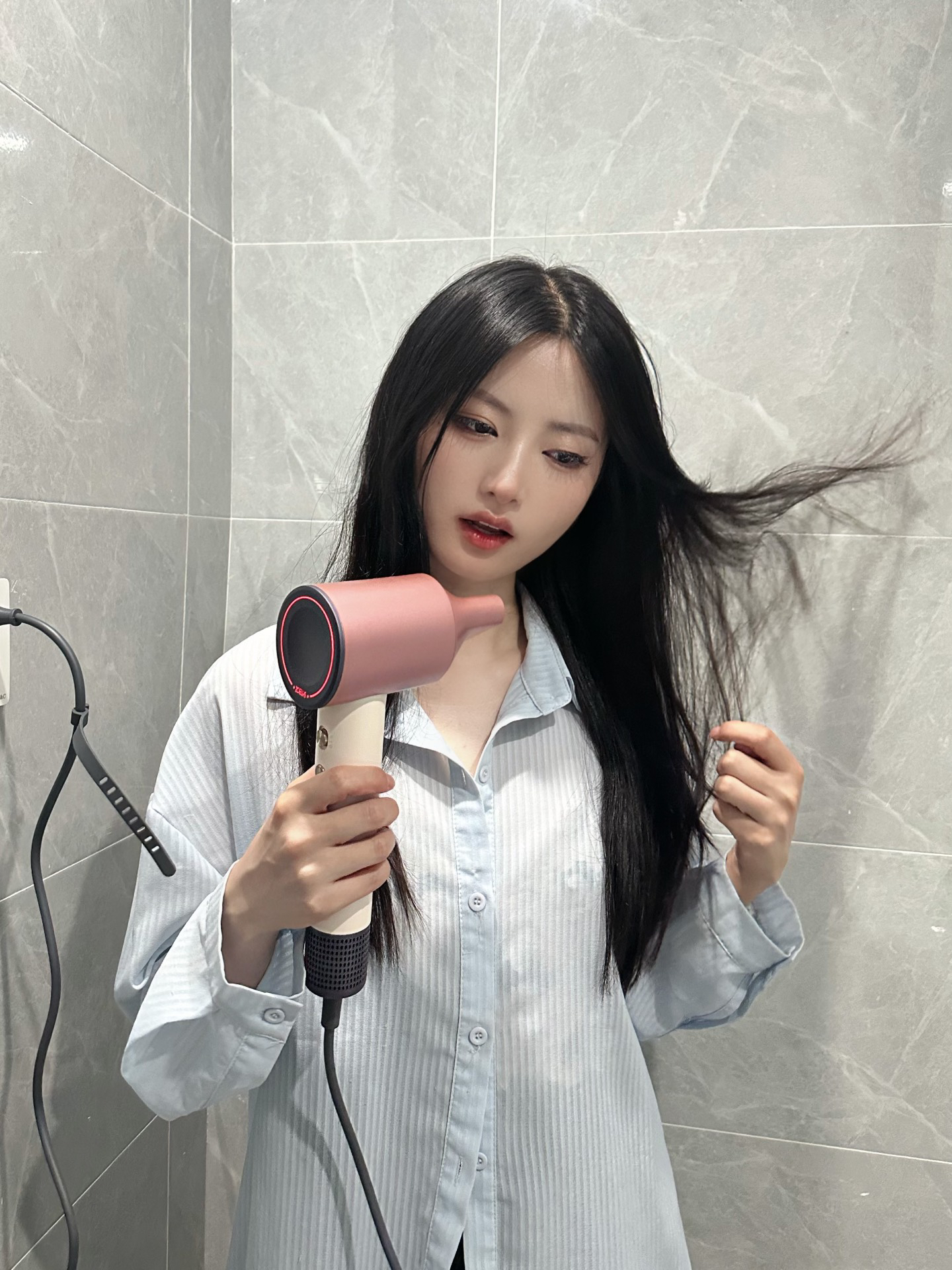 推荐类 做为一个长发美女 每次吹头发都很费时间 有时候吹完头发还