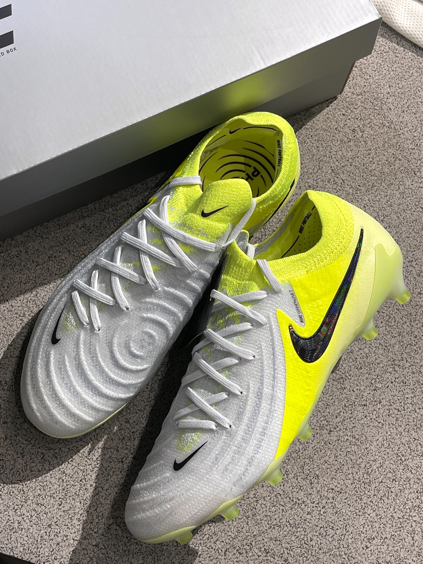 nike|phantom gx 2 elite 足球鞋 灰黄色实物开箱嘎嘎亮眼嗷