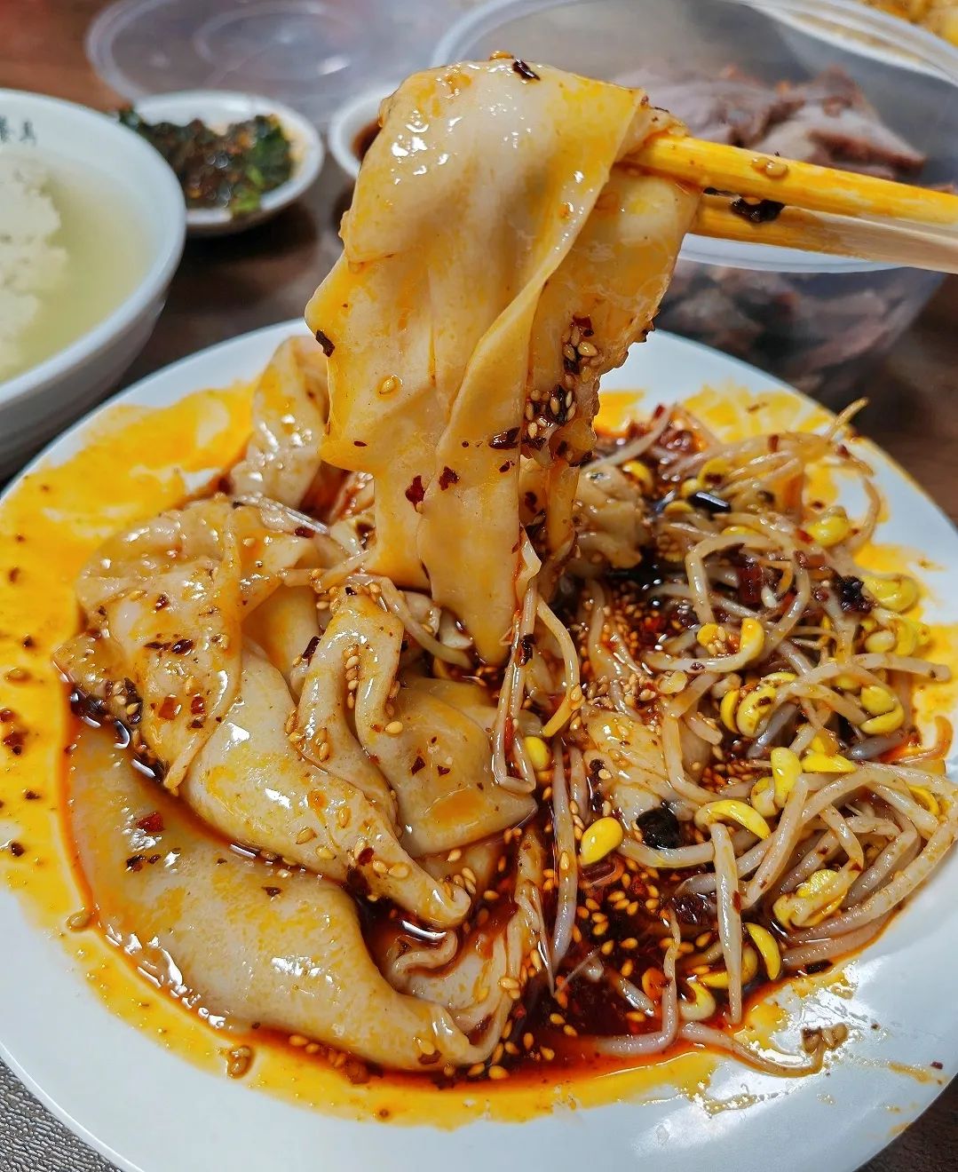 洋县枣糕馍是汉中的"节庆美食",逢年过节,婚丧嫁娶总能看到它的身影