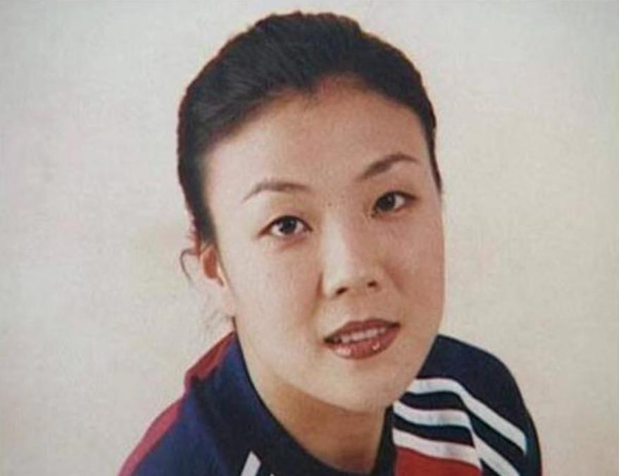 前女足国脚张鸥影:癌症病逝美国,临终前,丈夫为她换上7号球衣