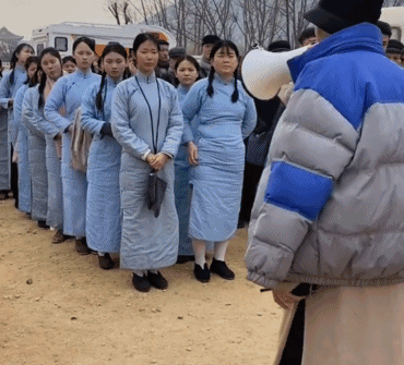 20万群演聚集横店,美女成群懒汉遍地,是逃避现实还是追求梦想