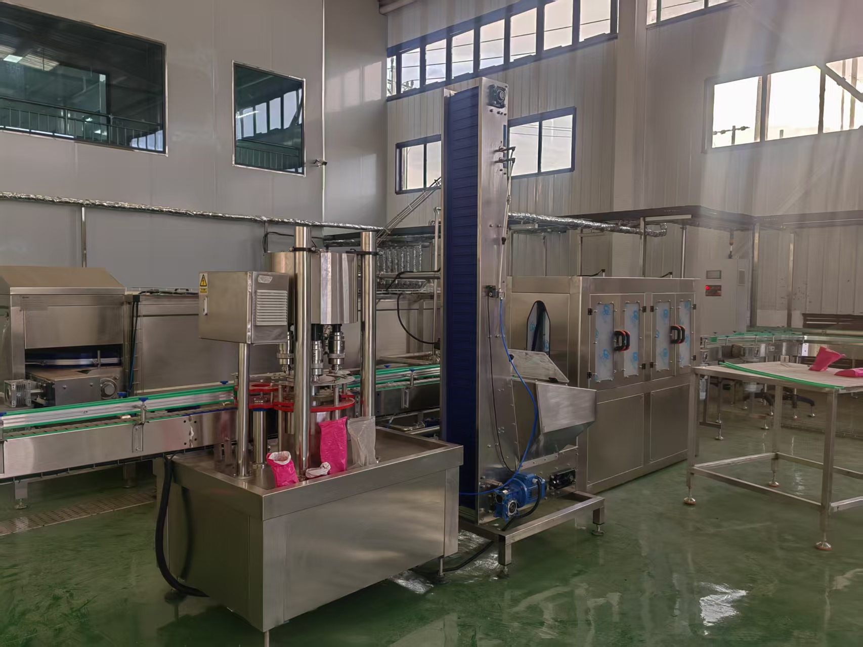 全套山里红果汁饮料设备生产线 梨汁加工梨酒/梨醋发酵灌装流水线