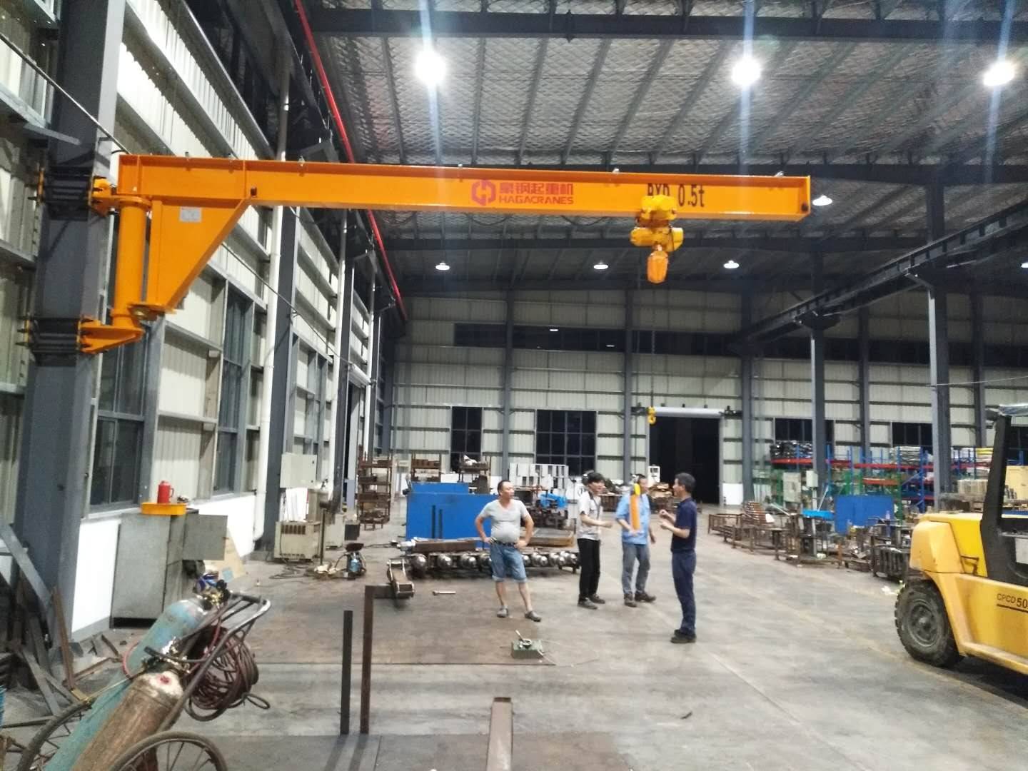 悬臂起重机在物流仓储中的应用
