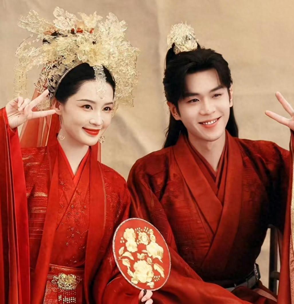 看到李沁与张若昀的"分寸感",才懂唐艺昕到底有多幸运