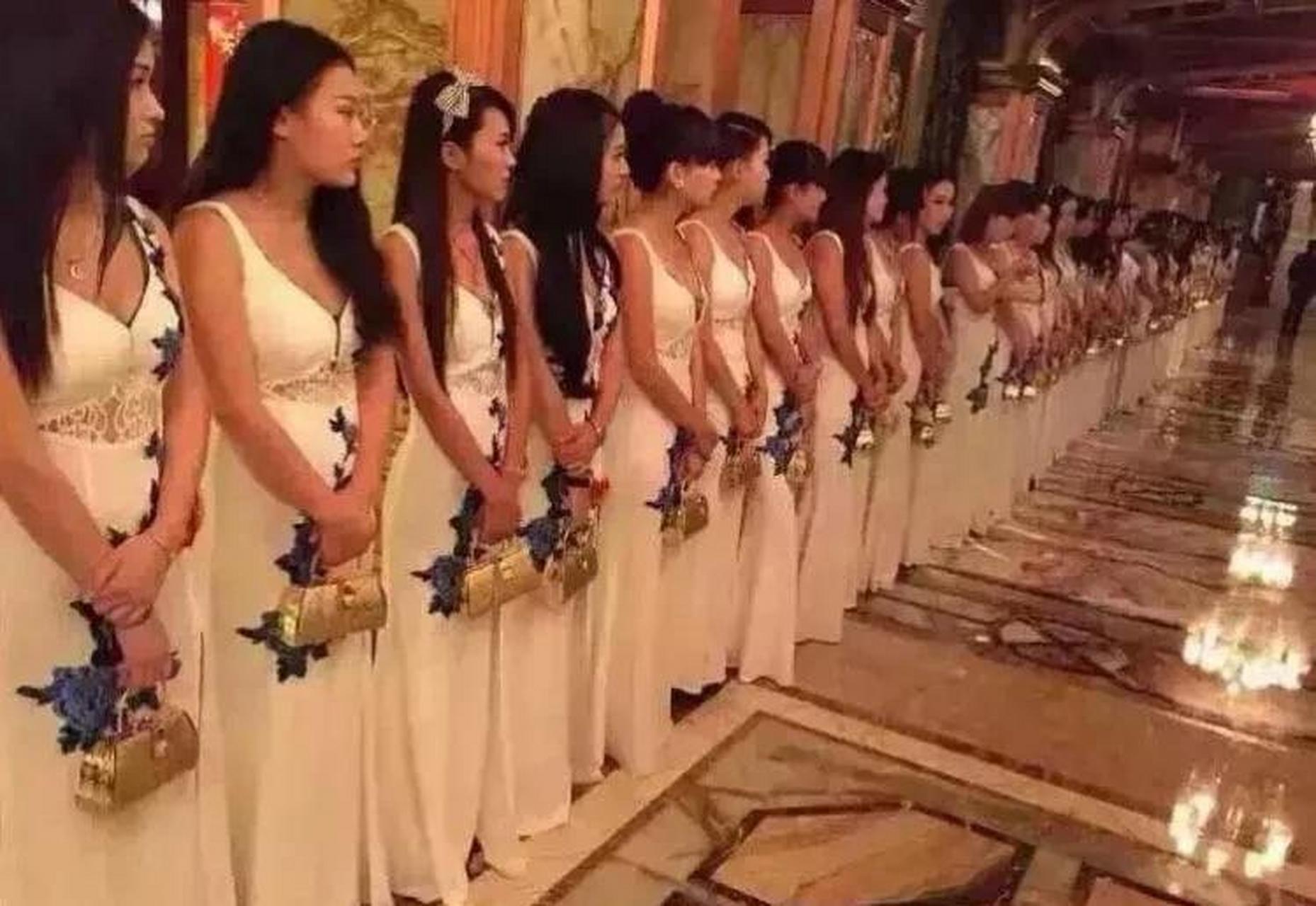 探秘国内10大顶级豪华夜总会的奢华包厢内部的陪侍