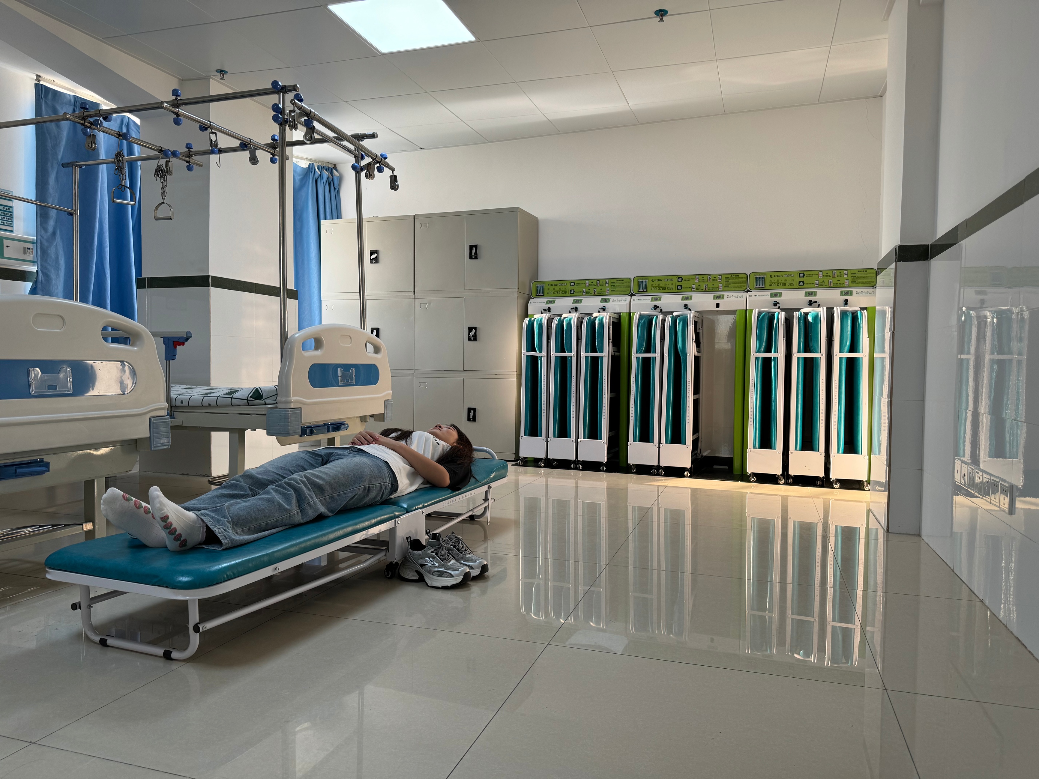 包含北京大学第一医院预约挂号陪诊一体院内自助设备操作协助，轻松上手的词条