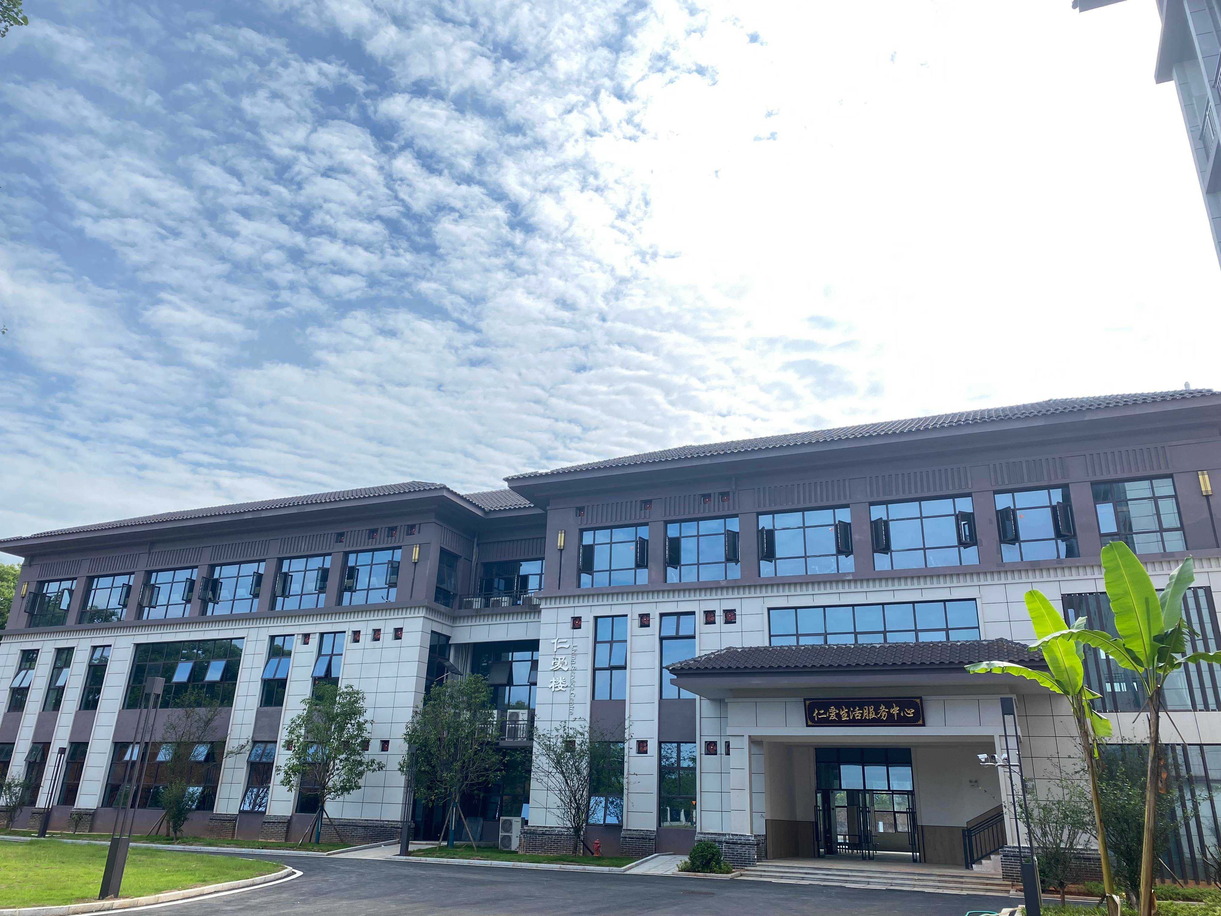 长沙明达复读学校收费标准