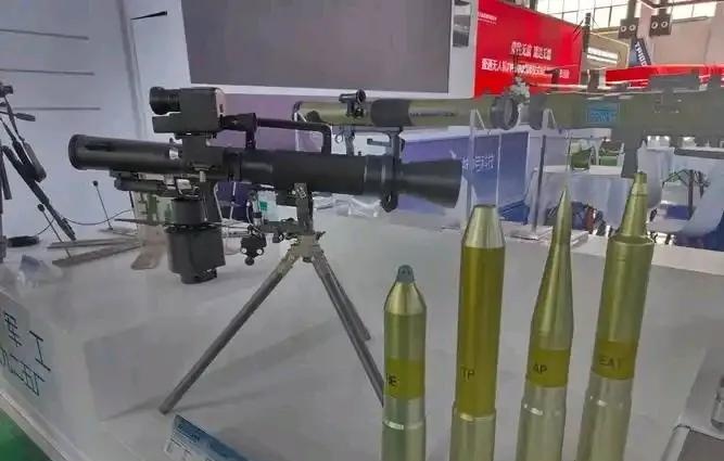 国产新82无后坐力炮升级,重量更轻,火控弹药全新提升