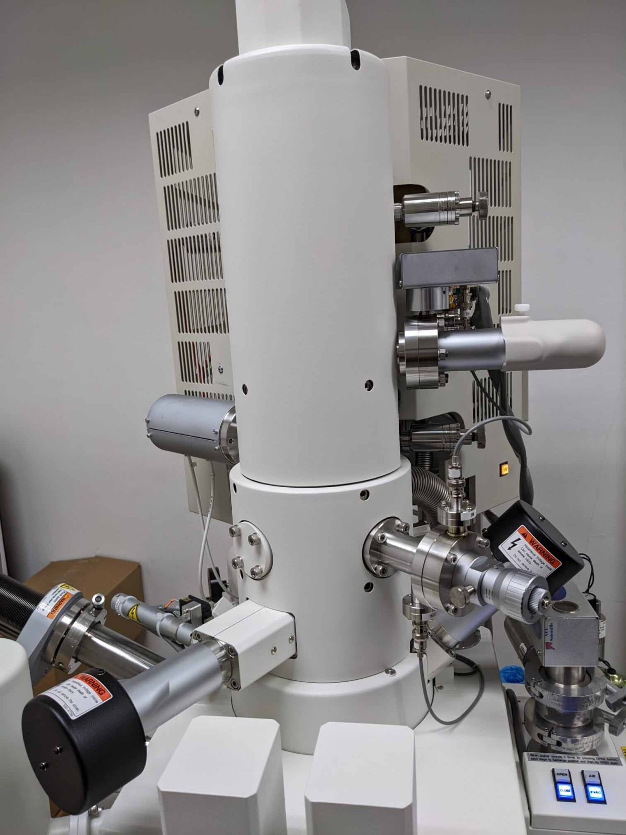 —hitachi regulus 8230扫描电镜