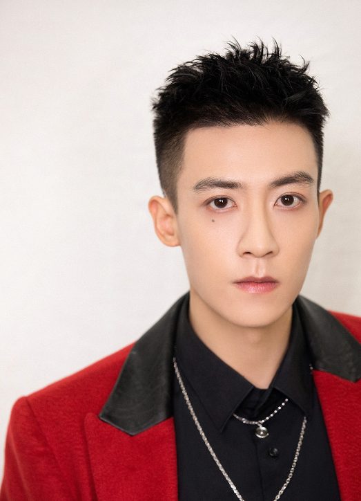 谷嘉诚的经纪人丨在多元舞台绽放光芒