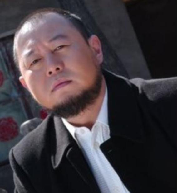 霍尊为何跟陈露分手?看看他爸爸就明白了