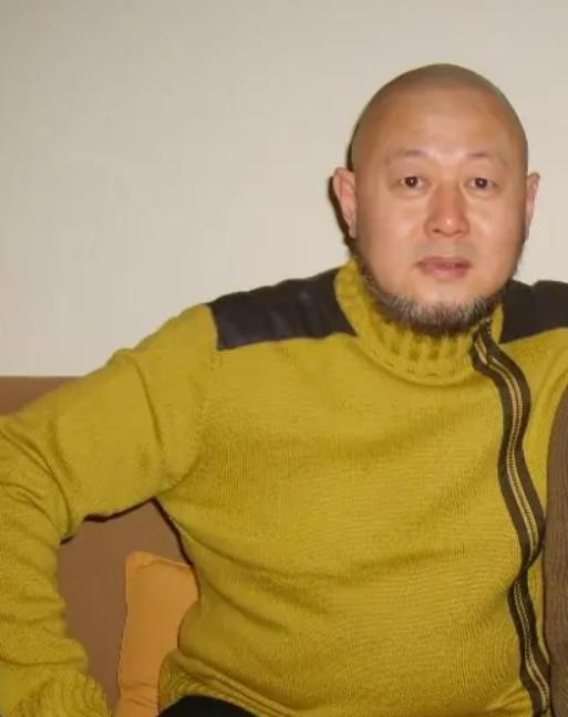 霍尊为何跟陈露分手?看看他爸爸就明白了