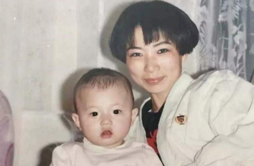 霍尊为何跟陈露分手?看看他爸爸就明白了