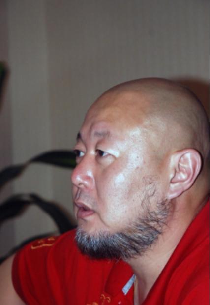 霍尊为何跟陈露分手?看看他爸爸就明白了