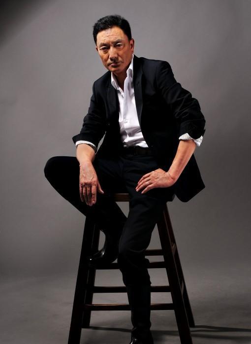 藏族演员多布杰:出道34年不开名车不用助理,老戏骨的坚守和幸福