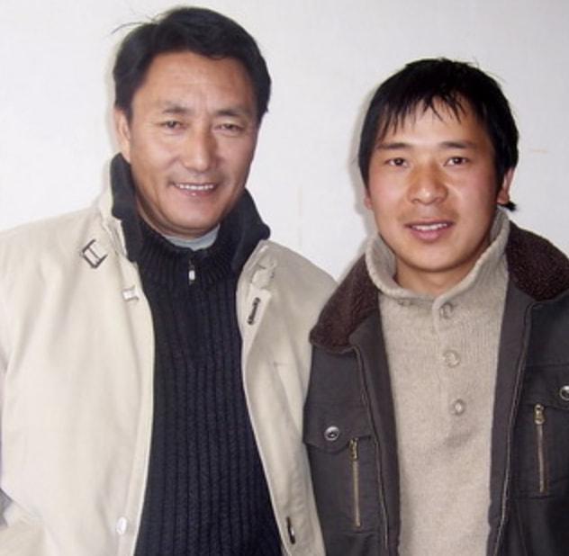 藏族演员多布杰:出道34年不开名车不用助理,老戏骨的坚守和幸福