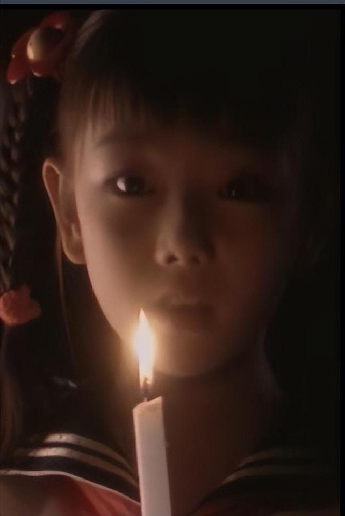 回顾"小鸽子"胡雅斯:6岁出道,13岁隐退,31岁却剃度出家为尼