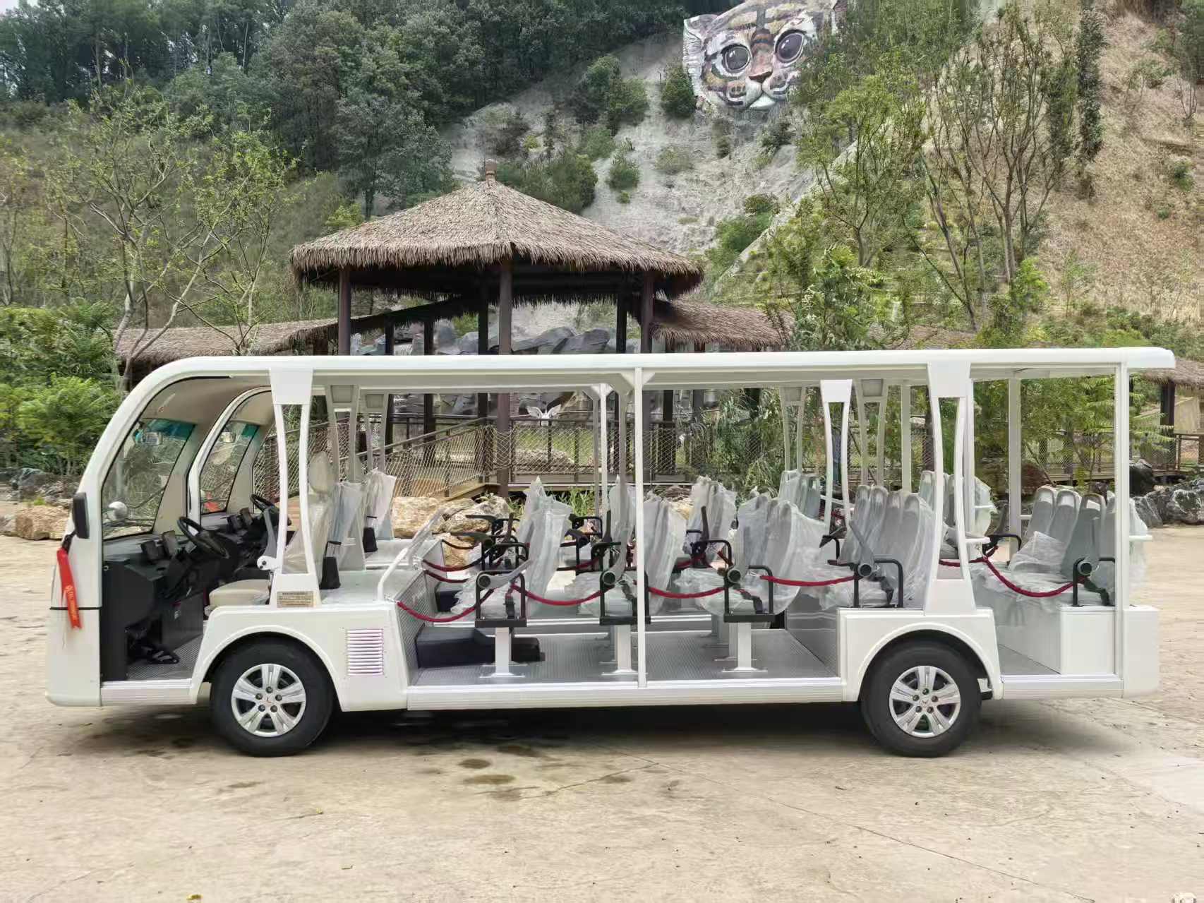 五菱龍23座燃油观光车