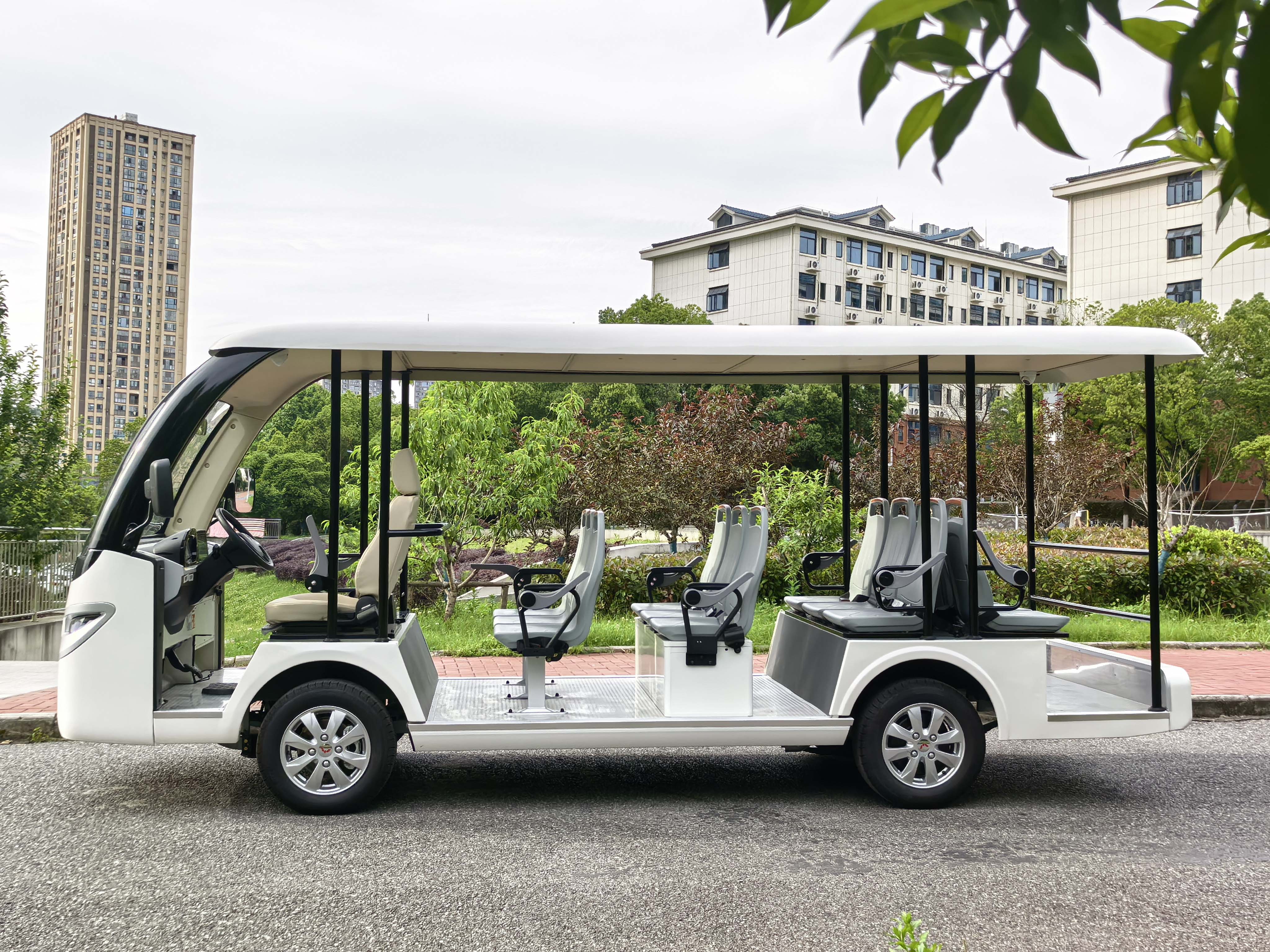 五菱L500观光车