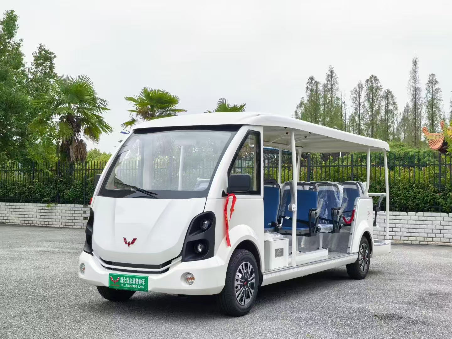 五菱14座国宾观光车