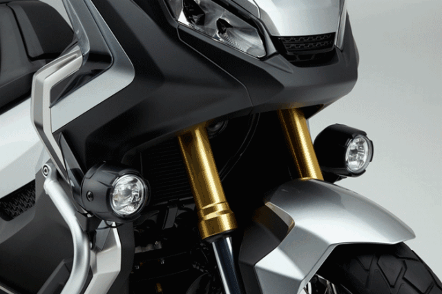 成都车展前瞻：QJMOTORSRT900X谍照曝光，904cc硬刚本田X-ADV750-有驾