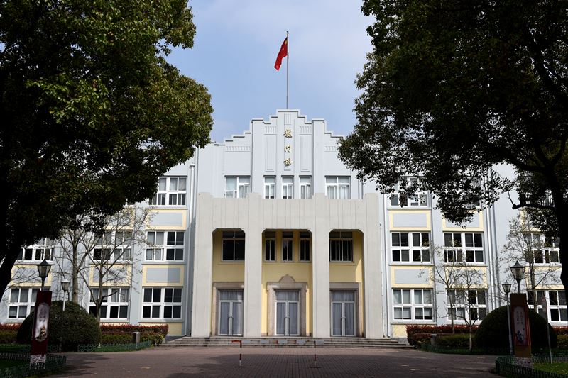 东领推荐|上海国际高中寄宿生的一天:2 人间带独卫,自习后还有烘焙夜