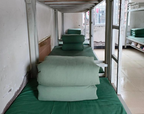 突发特讯!火箭军一等功营宿舍的被子没有"豆腐块",引发热议