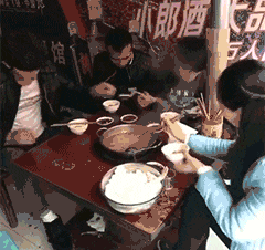 难怪这家洗车店每天排队,原来是老板娘亲自上阵-有驾 难怪这家洗车店每天排队,原来是老板娘亲自上阵-有驾