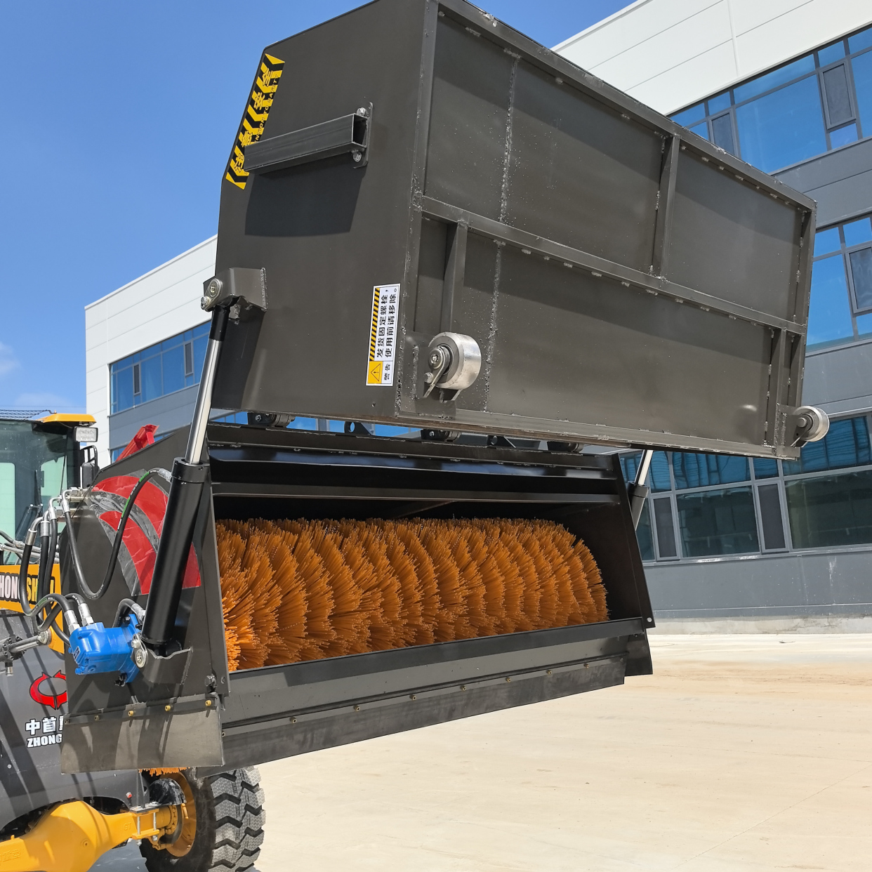 50装载机改扫路机-大面积清扫神器