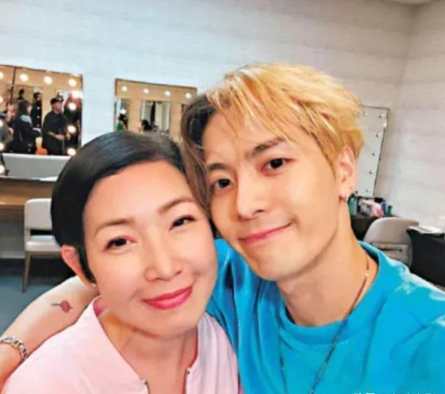 王嘉尔大胆自曝生理需求,《芷珊再约王嘉尔》现场打破明星"无性化"