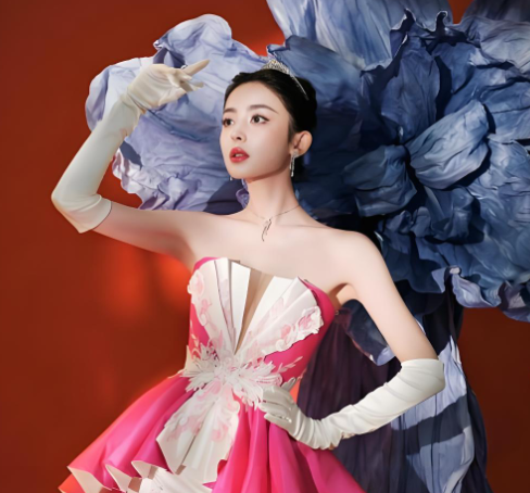 娱乐圈2字女演员抢娜扎休息室,背后真相曝光,光鲜亮丽后面的残酷制度