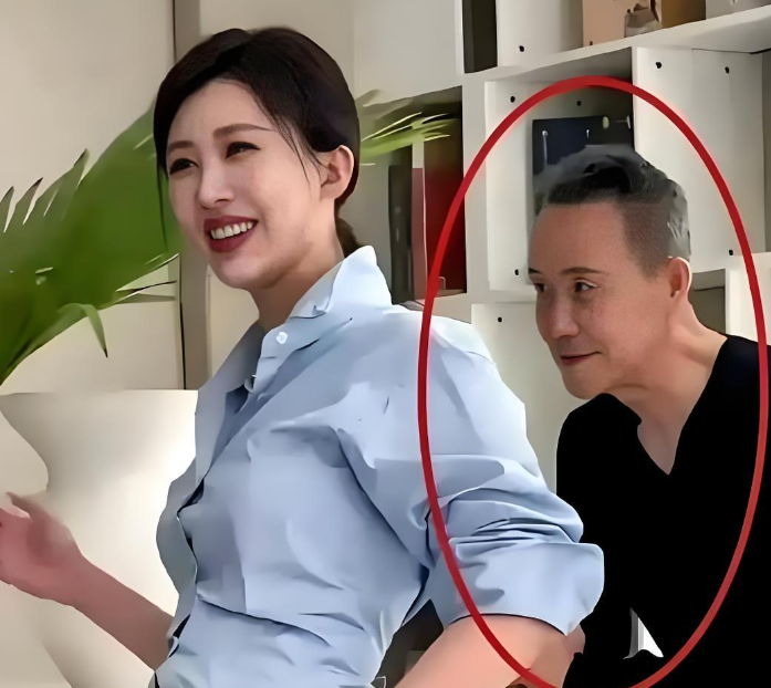 后台,王石突然对田朴珺说:你太装了,镜头里,她表情僵住